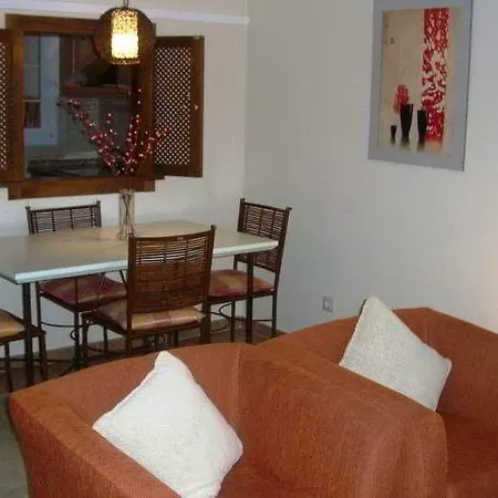 Leo Apartment