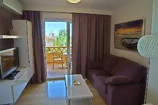 Leo Apartment *