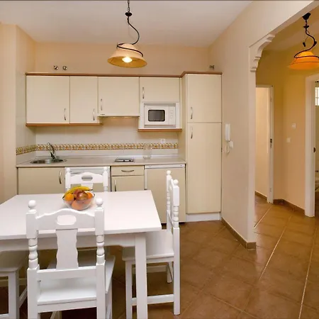 Leo Apartment