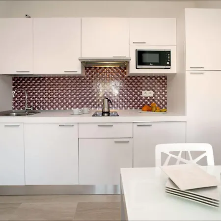 Leo Apartment *